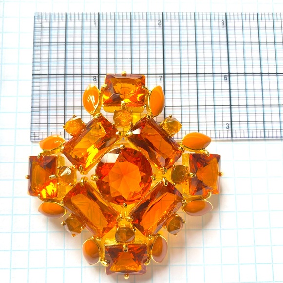 Vintage QVC Joan Rivers Classics Collection Return to Splendor Pin - Picture 3 of 4